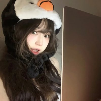 穿着旗袍的女孩